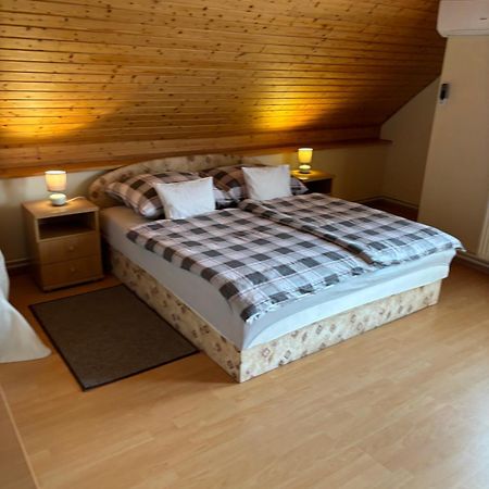 Afamado Apartman Fisli ヘーヴィーズ エクステリア 写真
