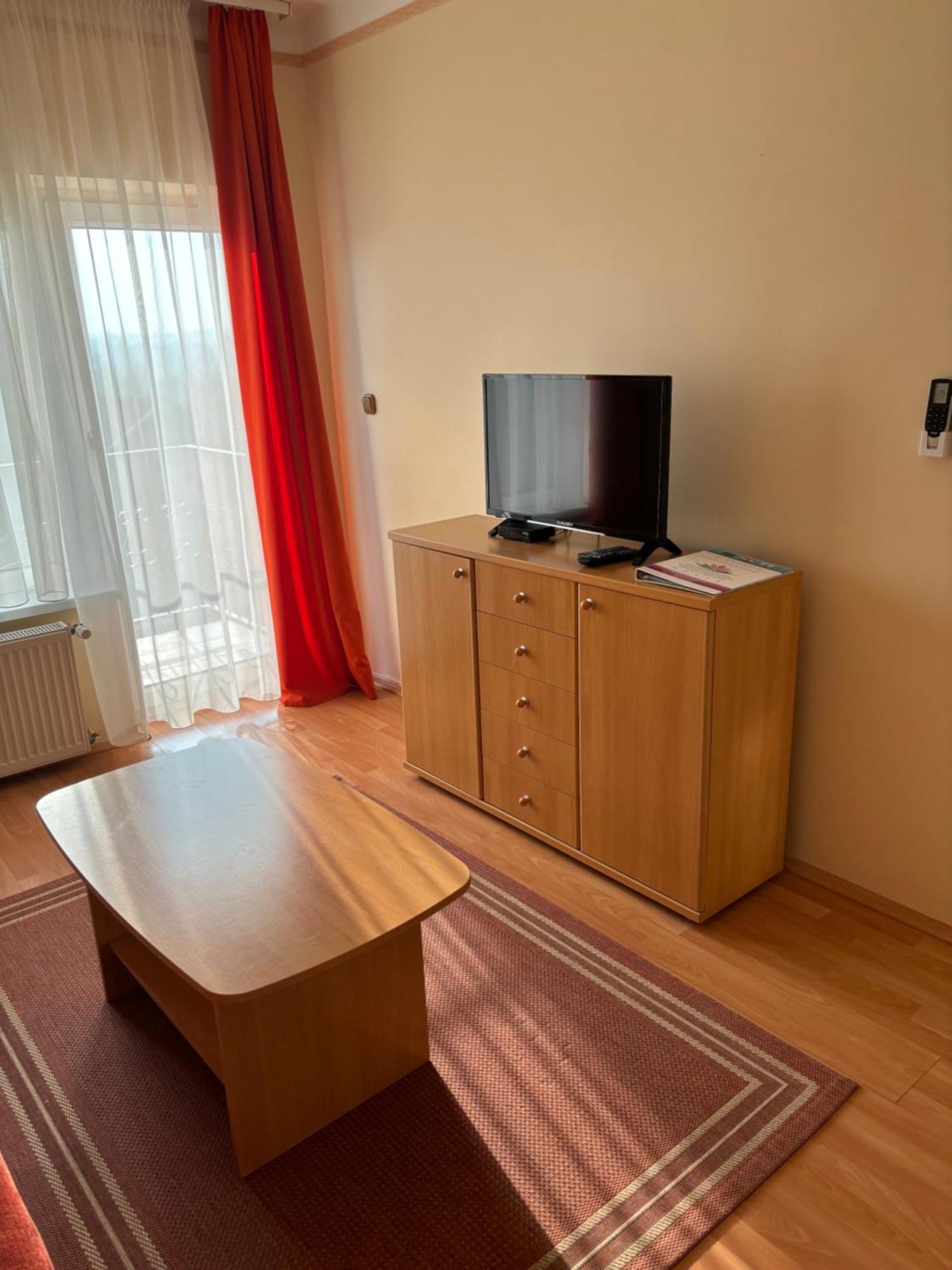 Afamado Apartman Fisli ヘーヴィーズ エクステリア 写真