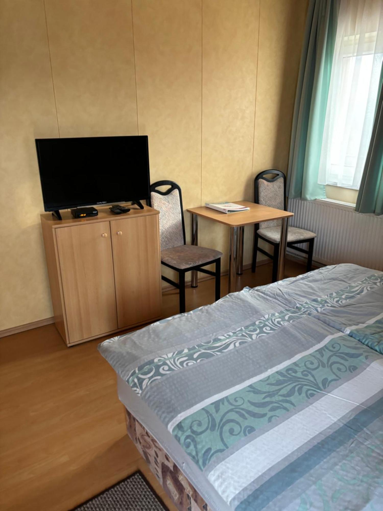 Afamado Apartman Fisli ヘーヴィーズ エクステリア 写真