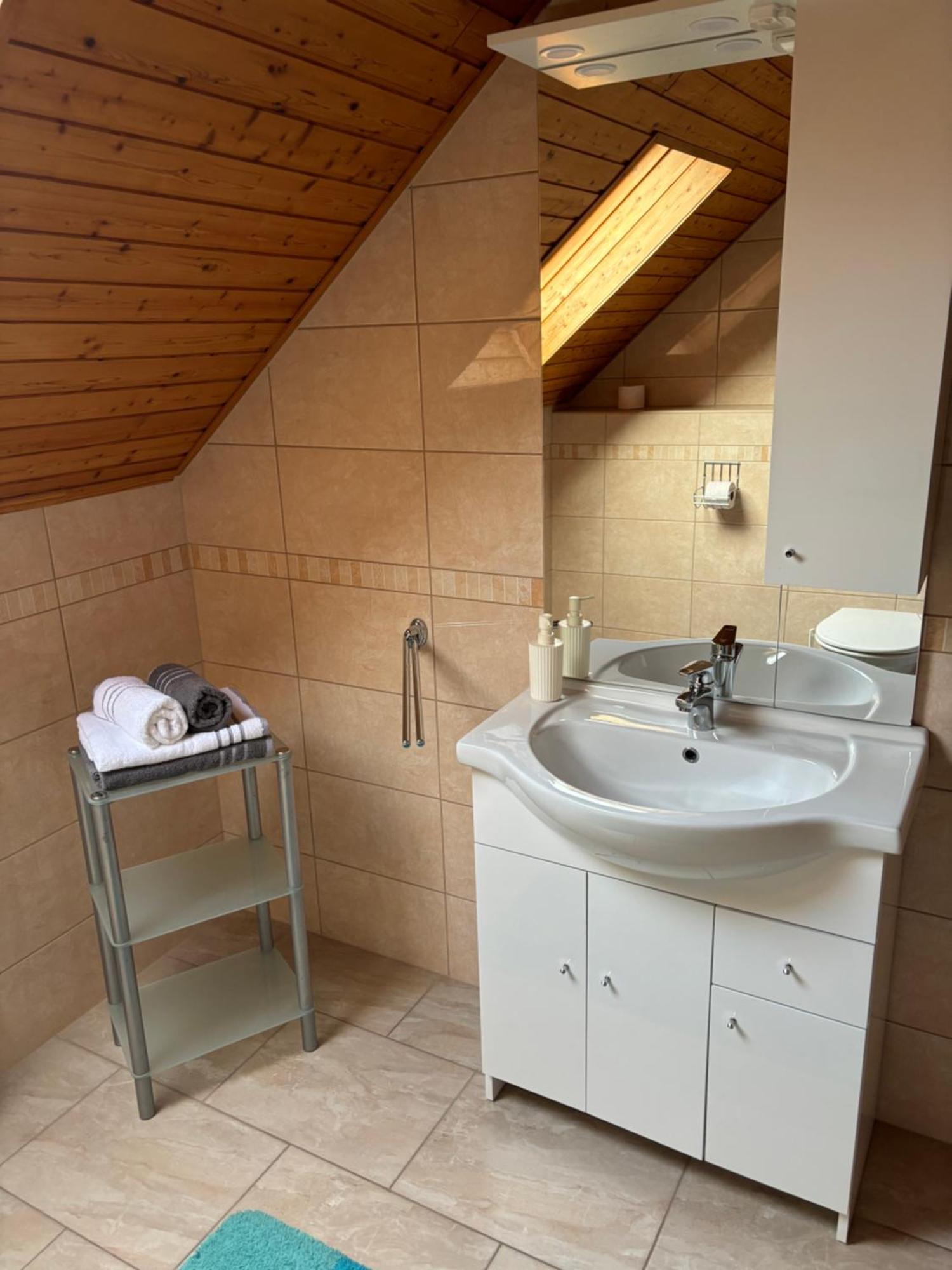 Afamado Apartman Fisli ヘーヴィーズ エクステリア 写真