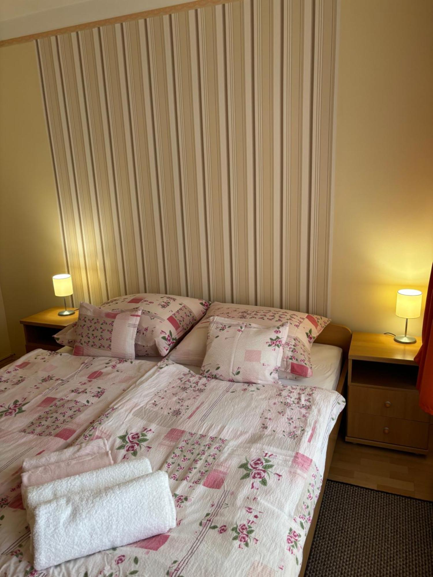 Afamado Apartman Fisli ヘーヴィーズ エクステリア 写真