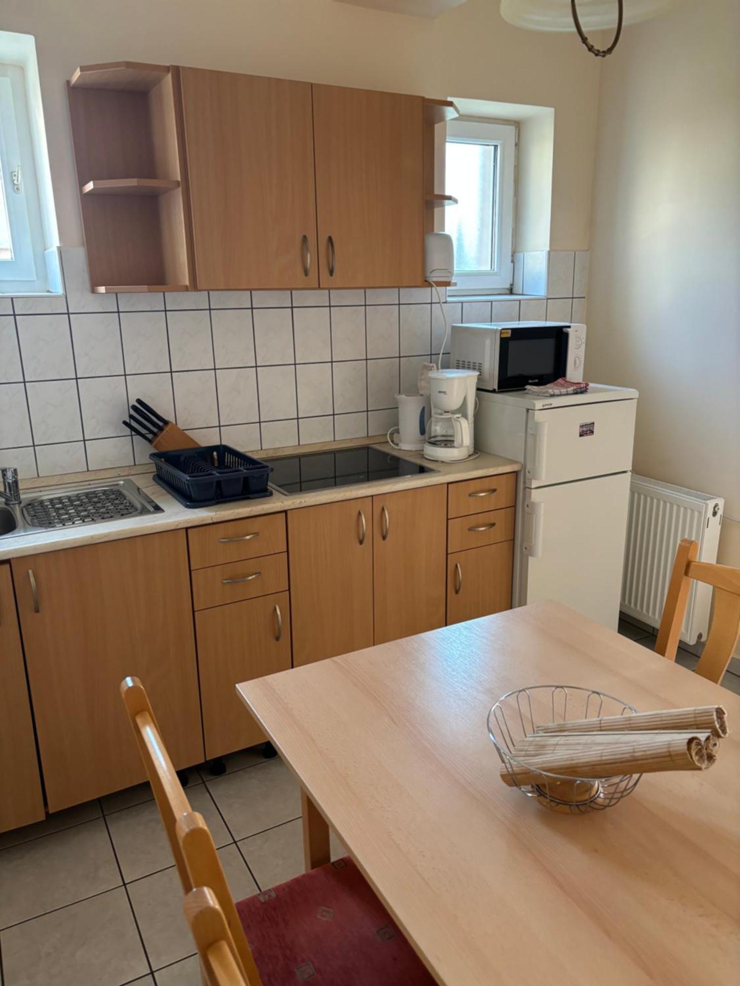 Afamado Apartman Fisli ヘーヴィーズ エクステリア 写真